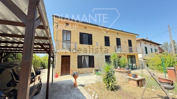 quadrivano in vendita a Castiglione del Lago