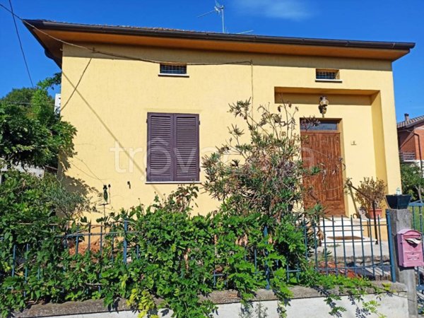 casa indipendente in vendita a Castiglione del Lago in zona Villastrada