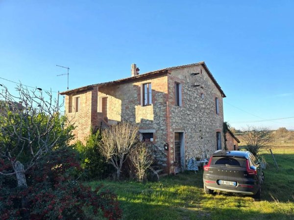 casa indipendente in vendita a Castiglione del Lago in zona Panicarola