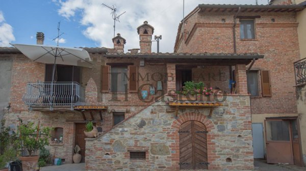 casa indipendente in vendita a Castiglione del Lago in zona Panicarola
