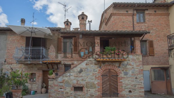 casa indipendente in vendita a Castiglione del Lago in zona Panicarola