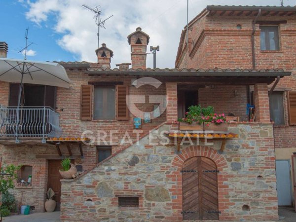 casa indipendente in vendita a Castiglione del Lago in zona Panicarola
