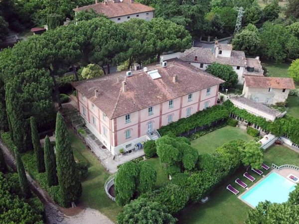 villa in vendita a Castiglione del Lago