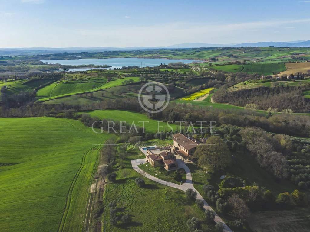 casa indipendente in vendita a Castiglione del Lago
