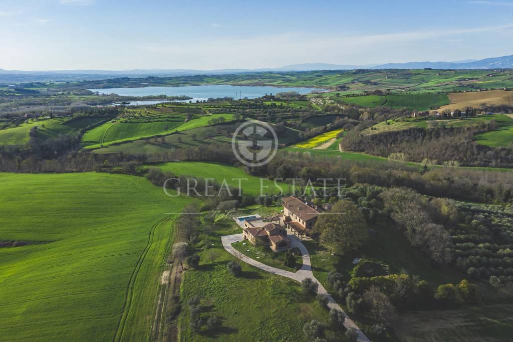 intera palazzina in vendita a Castiglione del Lago