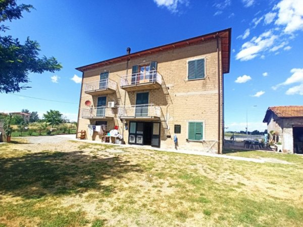 casa indipendente in vendita a Castiglione del Lago