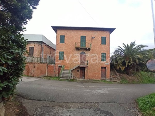 casa indipendente in vendita a Castiglione del Lago