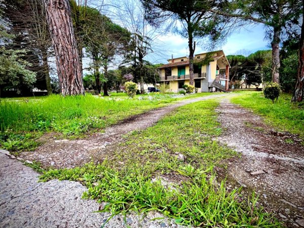 casa indipendente in vendita a Castiglione del Lago
