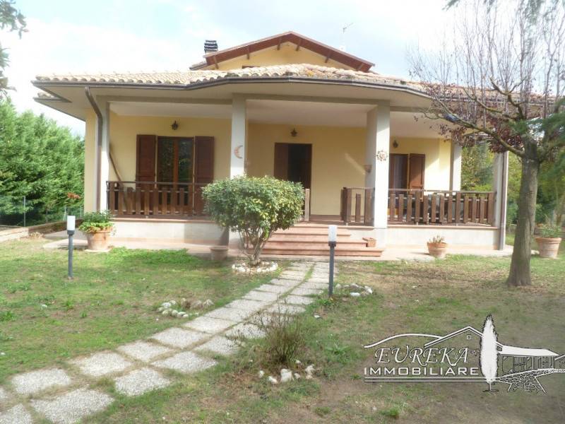 casa indipendente in vendita a Castiglione del Lago in zona Panicarola