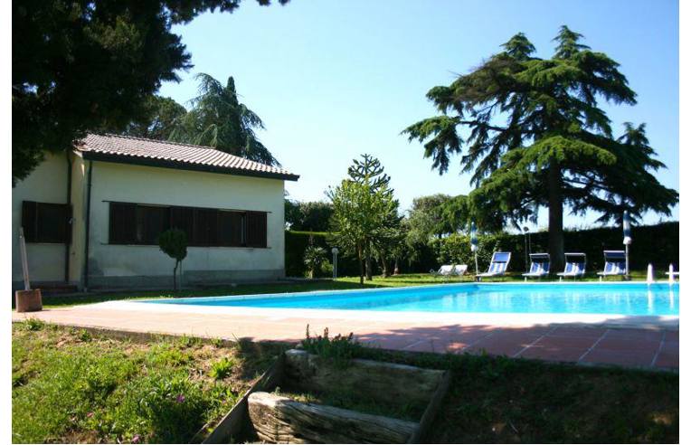 casa indipendente in vendita a Castiglione del Lago