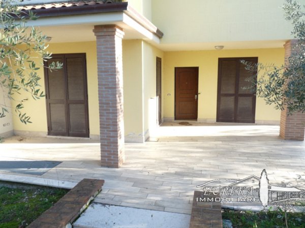 casa indipendente in vendita a Castiglione del Lago