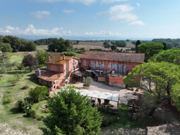casa indipendente in vendita a Castiglione del Lago