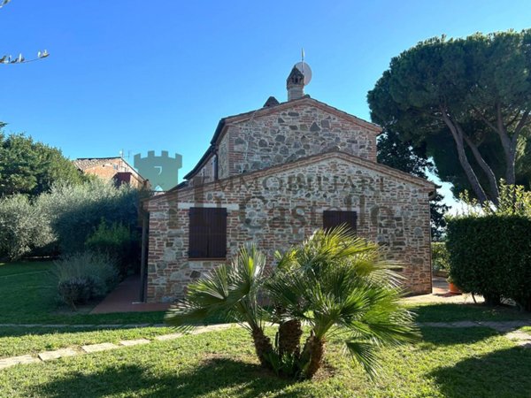 casa indipendente in vendita a Castiglione del Lago