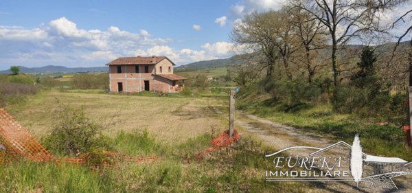casa indipendente in vendita a Castiglione del Lago in zona Vaiano