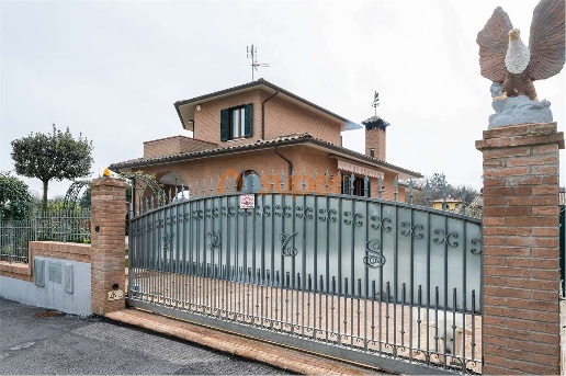 casa indipendente in vendita a Castiglione del Lago