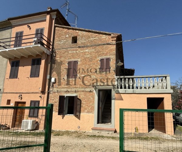 appartamento in vendita a Castiglione del Lago in zona Casamaggiore