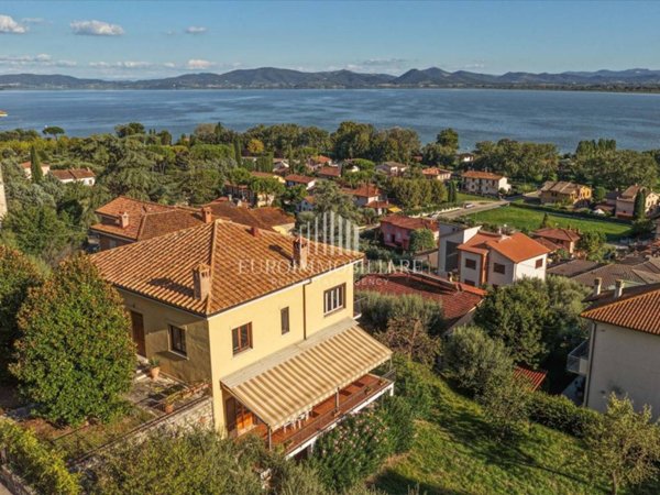 casa indipendente in vendita a Castiglione del Lago