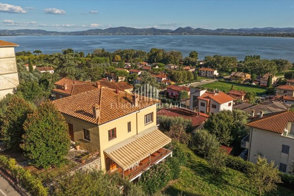 casa indipendente in vendita a Castiglione del Lago
