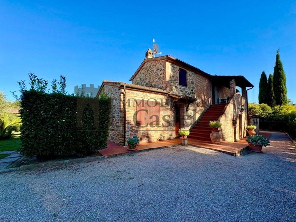 casa indipendente in vendita a Castiglione del Lago