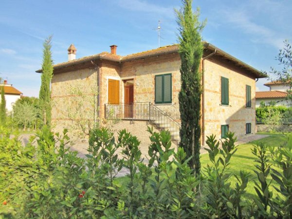 casa indipendente in vendita a Castiglione del Lago