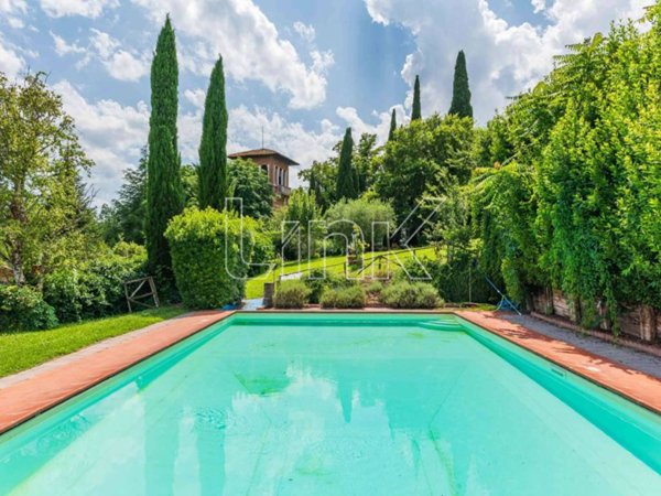 casa indipendente in vendita a Castiglione del Lago