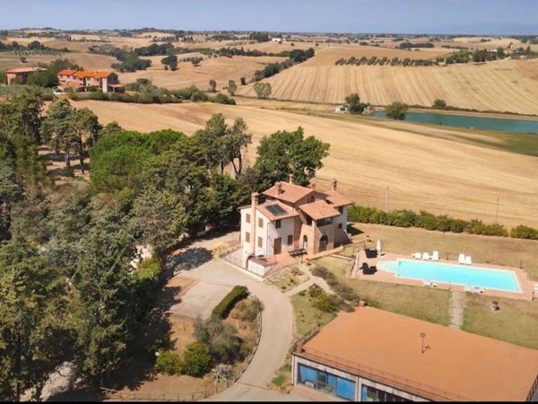 casa indipendente in vendita a Castiglione del Lago