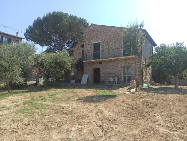 casa indipendente in vendita a Castiglione del Lago