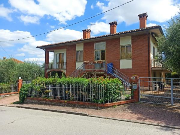 casa indipendente in vendita a Castiglione del Lago