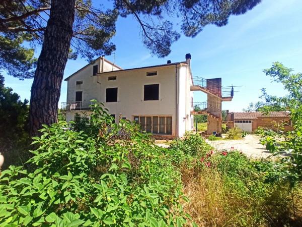 casa indipendente in vendita a Castiglione del Lago