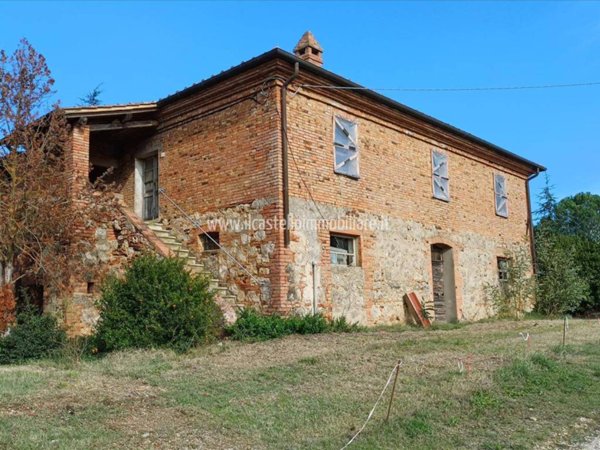 casa indipendente in vendita a Castiglione del Lago