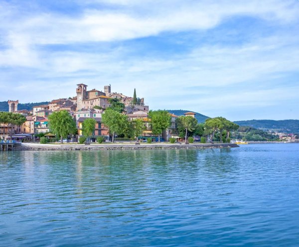 casa indipendente in vendita a Castiglione del Lago