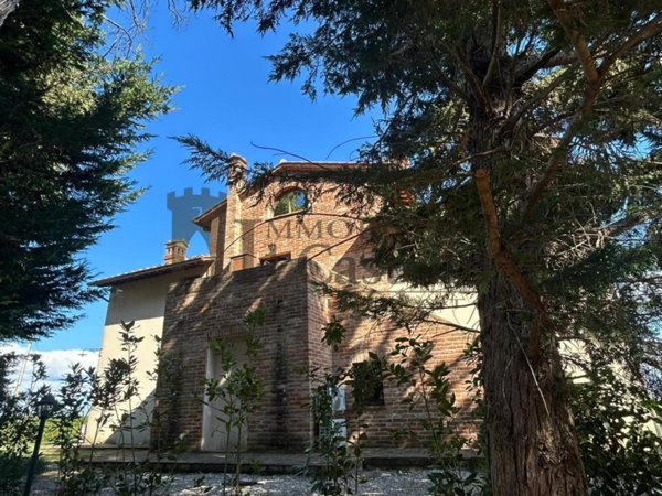 casa indipendente in vendita a Castiglione del Lago in zona Villastrada