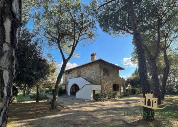 casa indipendente in vendita a Castiglione del Lago in zona Villastrada