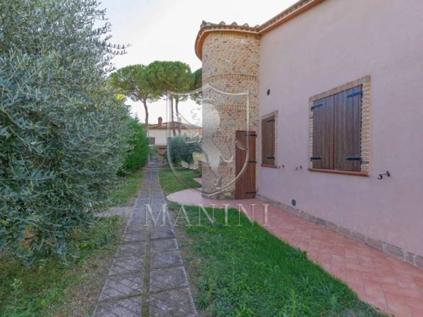 casa indipendente in vendita a Castiglione del Lago in zona Villastrada