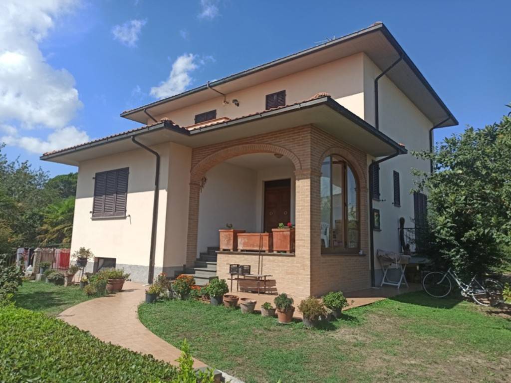 casa indipendente in vendita a Castiglione del Lago