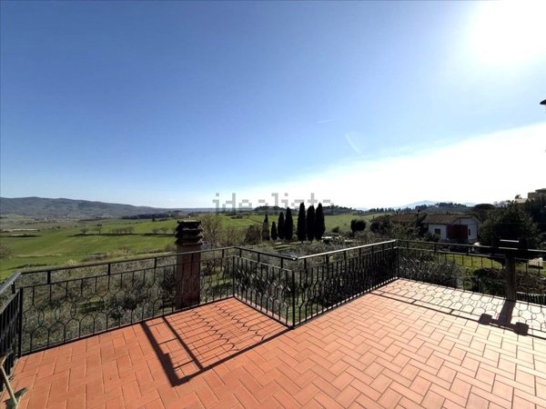 casa indipendente in vendita a Castiglione del Lago in zona Villastrada