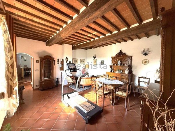 casa indipendente in vendita a Castiglione del Lago in zona Villastrada