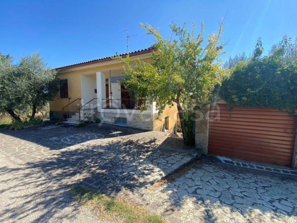 casa indipendente in vendita a Castiglione del Lago in zona Vaiano