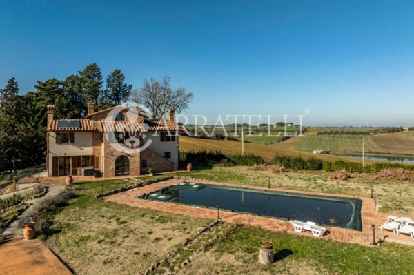 casa indipendente in vendita a Castiglione del Lago in zona Villastrada