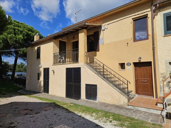 casa indipendente in vendita a Castiglione del Lago