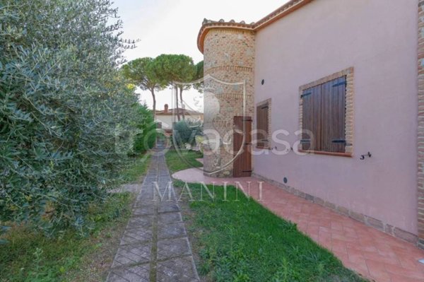 casa indipendente in vendita a Castiglione del Lago in zona Villastrada