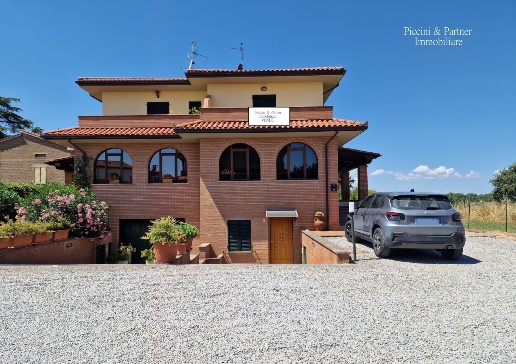 casa indipendente in vendita a Castiglione del Lago in zona Panicarola