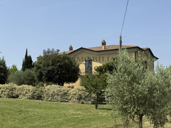 casa indipendente in vendita a Castiglione del Lago