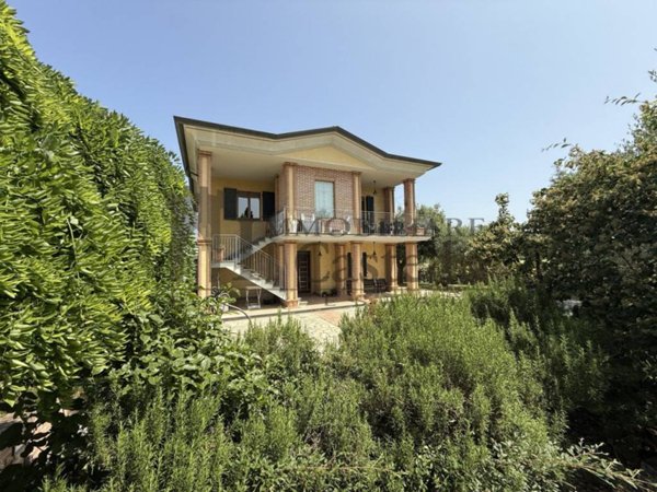 casa indipendente in vendita a Castiglione del Lago