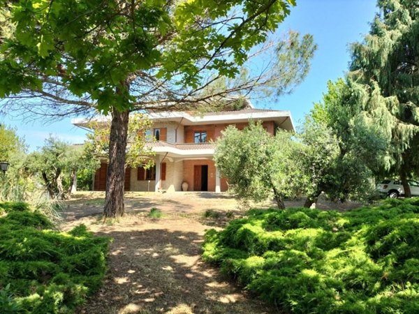 casa indipendente in vendita a Castiglione del Lago