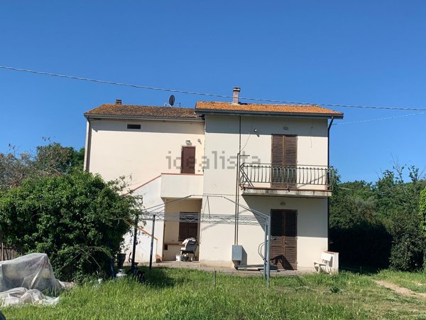 casa indipendente in vendita a Castiglione del Lago