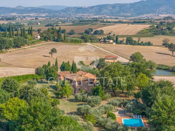 casa indipendente in vendita a Castiglione del Lago in zona Badia