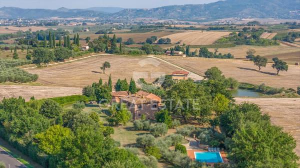 casa indipendente in vendita a Castiglione del Lago