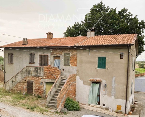 casa indipendente in vendita a Castiglione del Lago in zona Petrignano del Lago