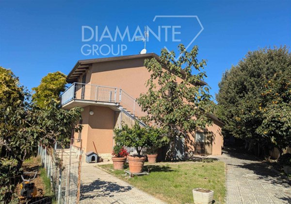 casa indipendente in vendita a Castiglione del Lago
